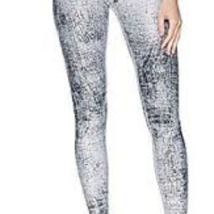 Alo Silver Crackle Leggings